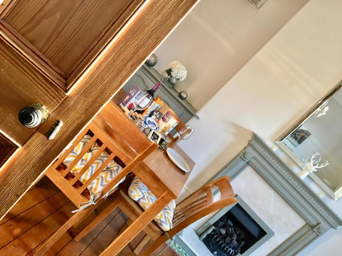 Cosy 2 Bedroom Central Apartment - Free Parking, Free Wifi Aberdeen Eksteriør billede