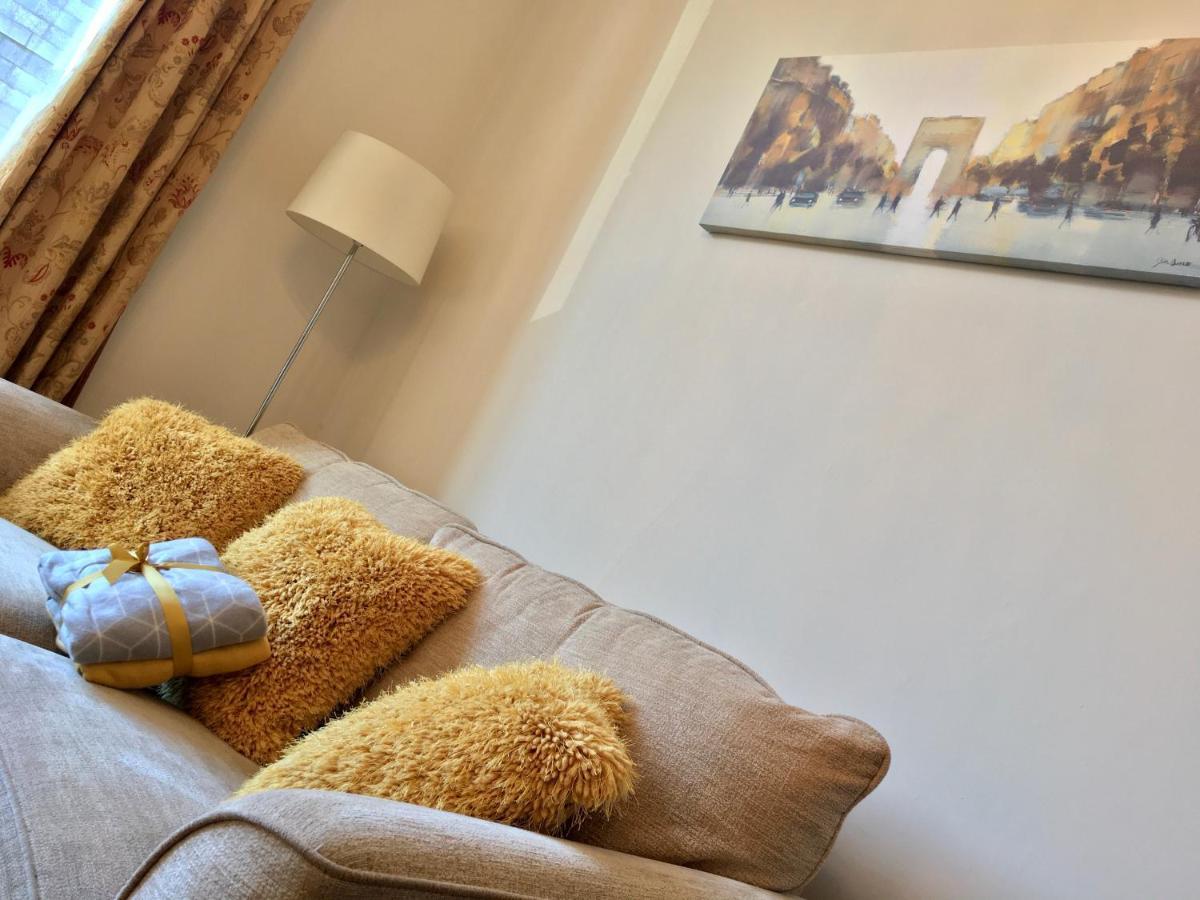 Cosy 2 Bedroom Central Apartment - Free Parking, Free Wifi Aberdeen Eksteriør billede