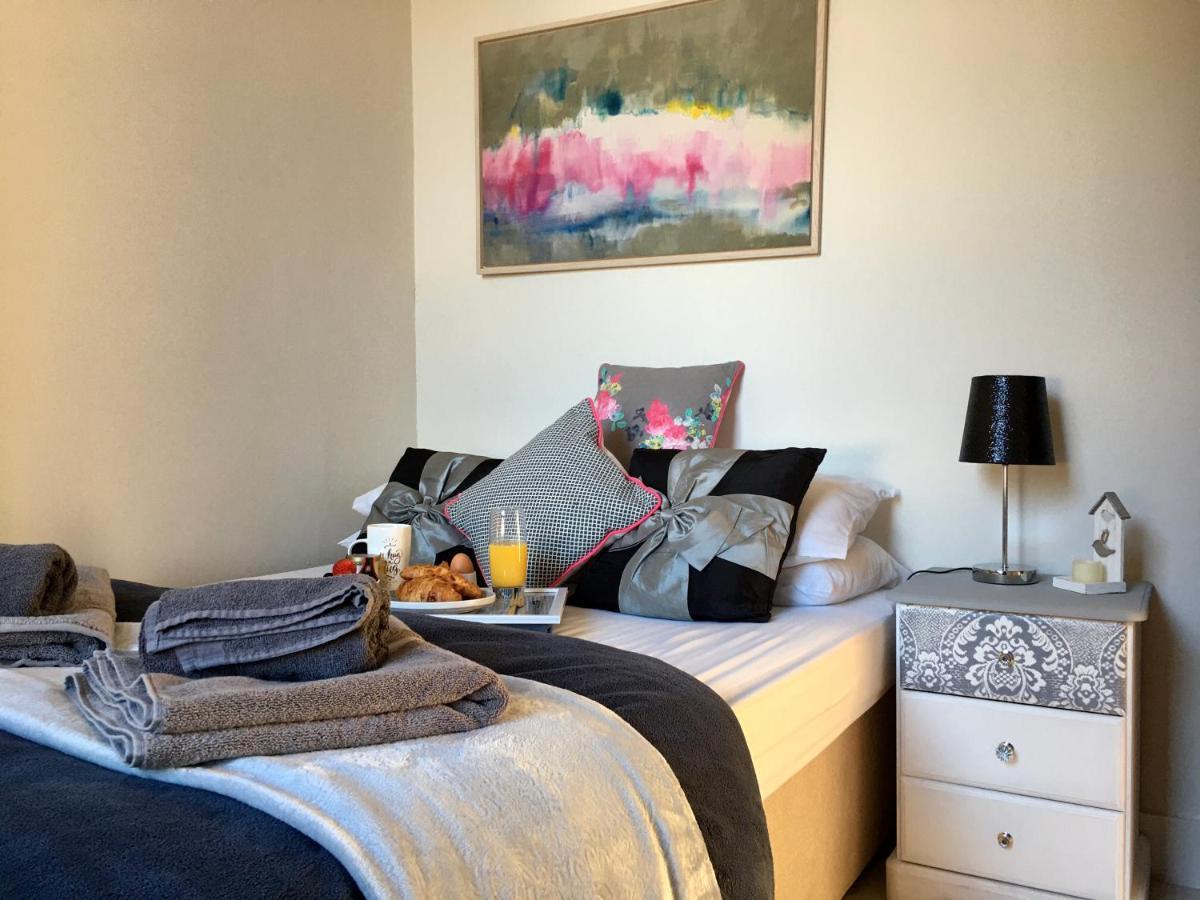 Cosy 2 Bedroom Central Apartment - Free Parking, Free Wifi Aberdeen Eksteriør billede