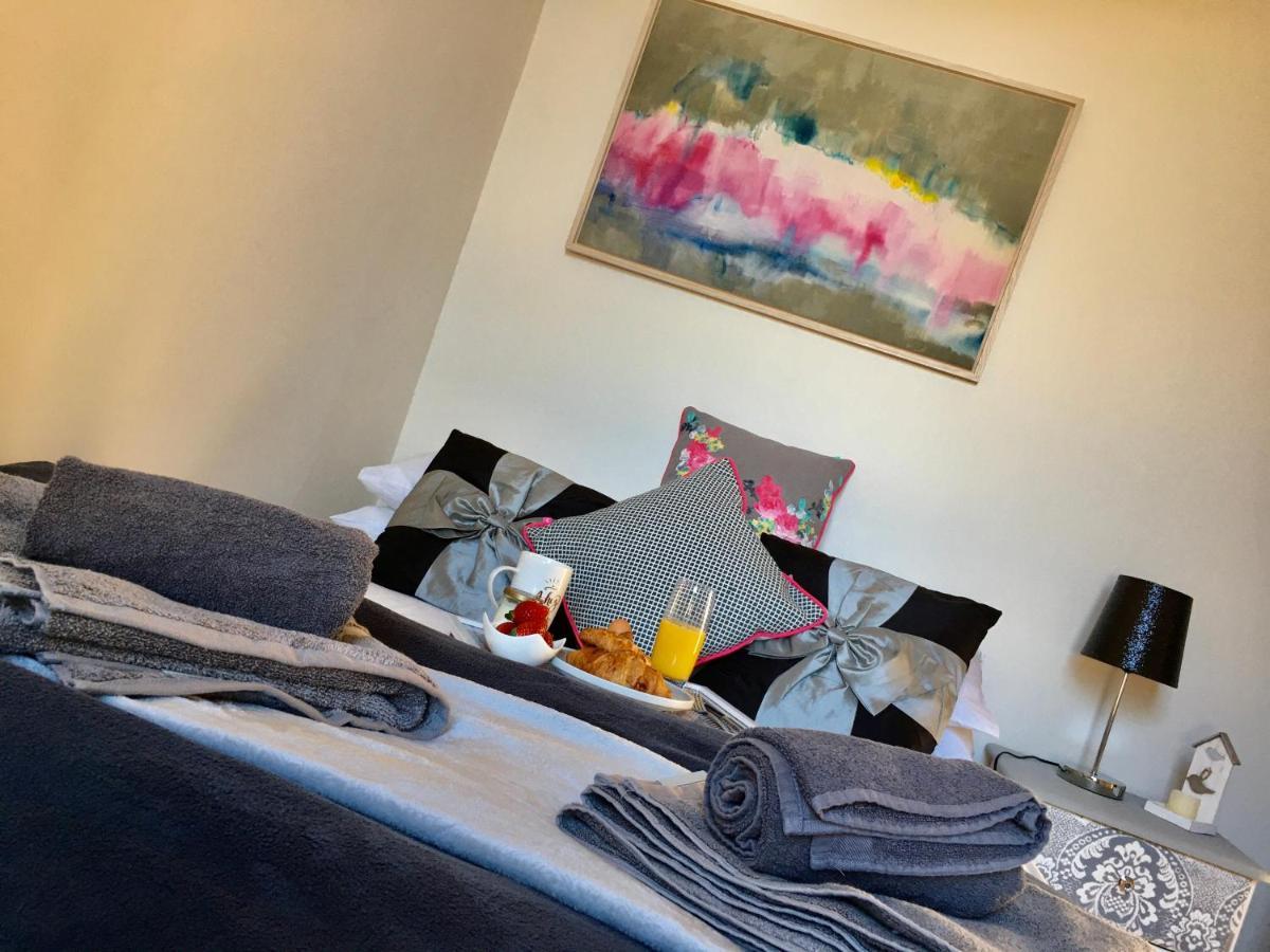 Cosy 2 Bedroom Central Apartment - Free Parking, Free Wifi Aberdeen Eksteriør billede