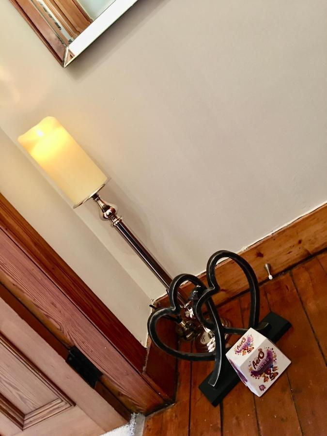 Cosy 2 Bedroom Central Apartment - Free Parking, Free Wifi Aberdeen Eksteriør billede
